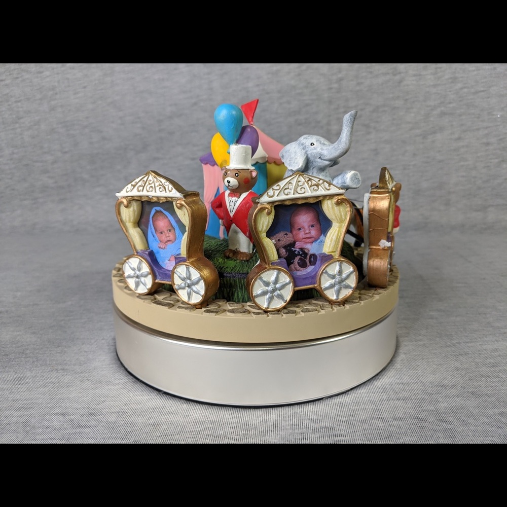 2x 👯‍♀️Host Pick⚡️Circus Train Picture Frame